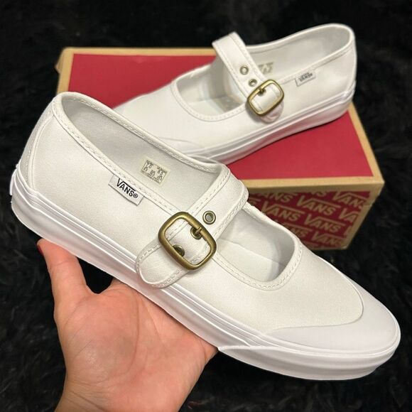 VANS Mary Jane white gold buckle shoes sneakers women’s 9 new - Picture 1 of 7